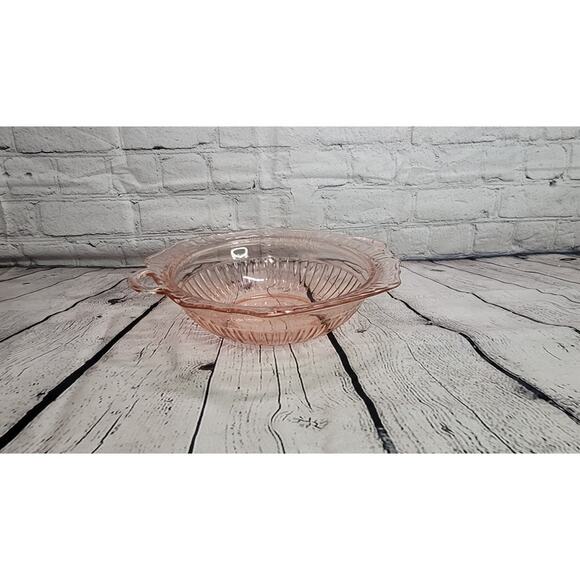 Vintage Pink Depression Anchor Hocking Mayfair Bowl - Picture 1 of 8